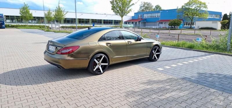 Grau Gebraucht 2012 Mercedes CLS350 Coupé | 16.000 € (Etwas zu teuer) - Bild 1/4
