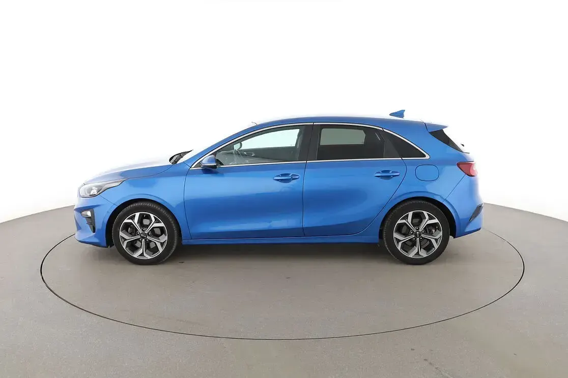 Gebraucht Kia Ceed Spirit 140 PS (102 kW) 2018 Blau Kleinwagen
