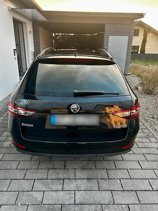 Gebraucht Skoda Superb Style 179 PS (131 kW) 2016 Schwarz Kombi