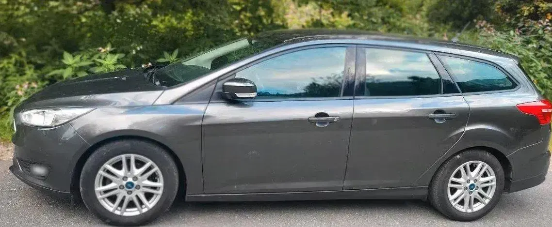 Gebraucht Ford Focus 125 PS (91 kW) 2018 Grau Kombi