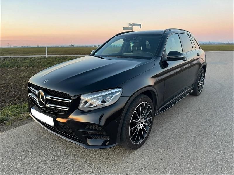 Schwarz Gebraucht 2017 Mercedes GLC350 AMG line SUV | 21.900 € (Guter Preis) - Bild 1/4