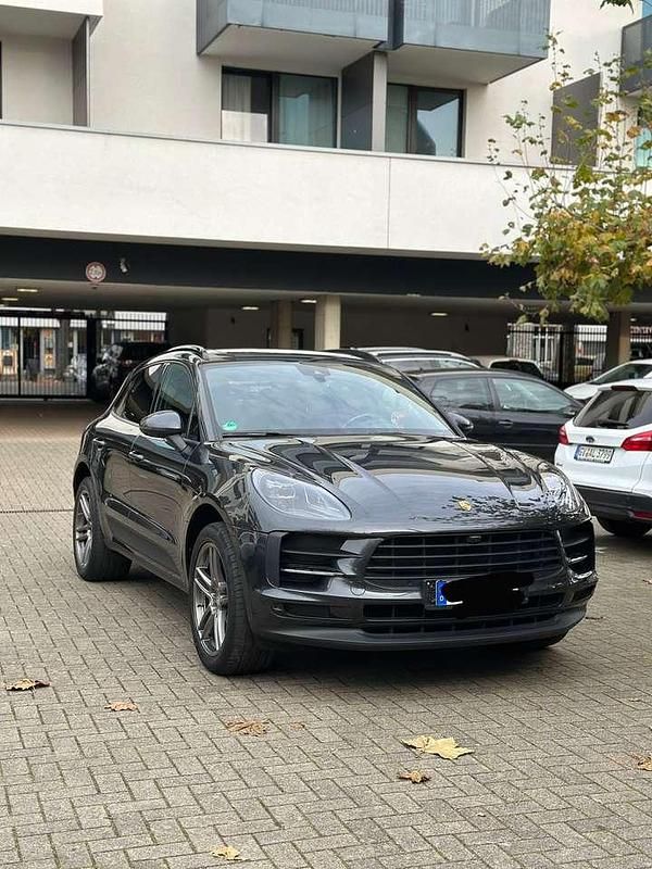 Gebraucht Porsche Macan Basis 245 PS (180 kW) 2021 Grau SUV