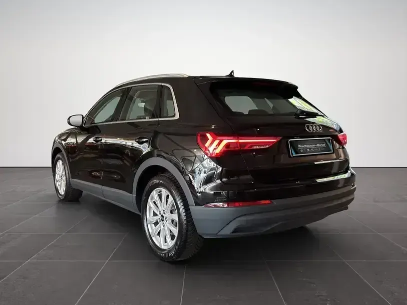 Gebraucht Audi Q3 Comfort 150 PS (110 kW) 2022 Mythosschwarz (metallic) SUV