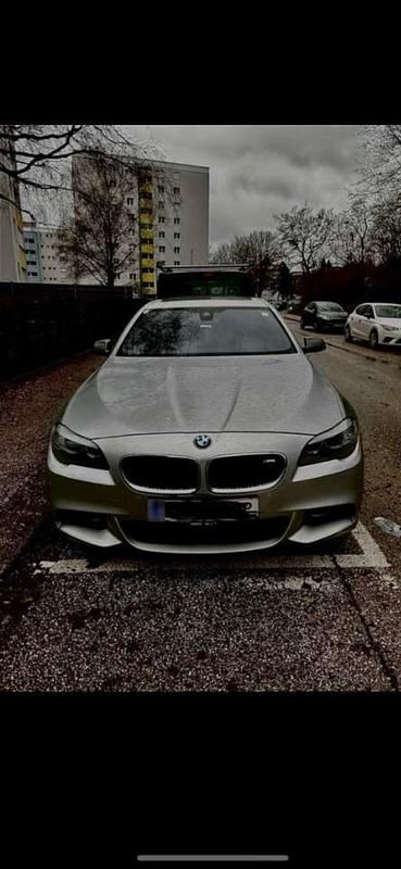 Gebraucht BMW M550 381 PS (280 kW) 2013 Silber Limousine
