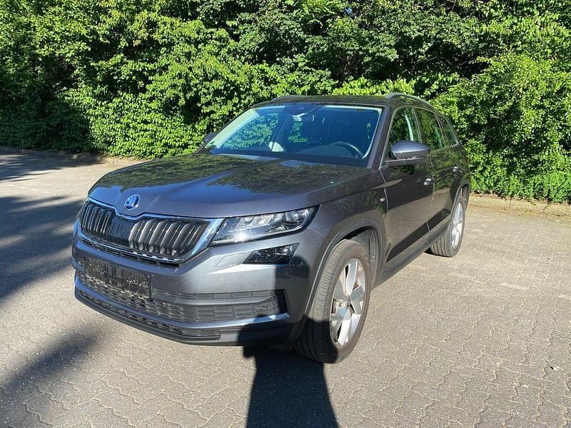 Grau Gebraucht 2019 Skoda Kodiaq Soleil SUV | 23.990 € (Guter Preis) - Bild 1/4