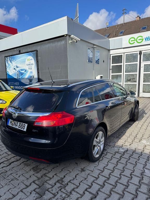 Gebraucht Opel Insignia Cosmo 160 PS (117 kW) 2009 Schwarz Kombi