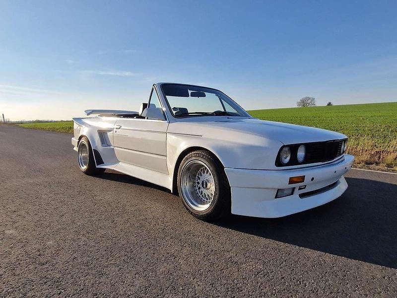 Weiß Gebraucht 1989 BMW 320 Cabriolet Cabrio | 39.500 € - Bild 1/4