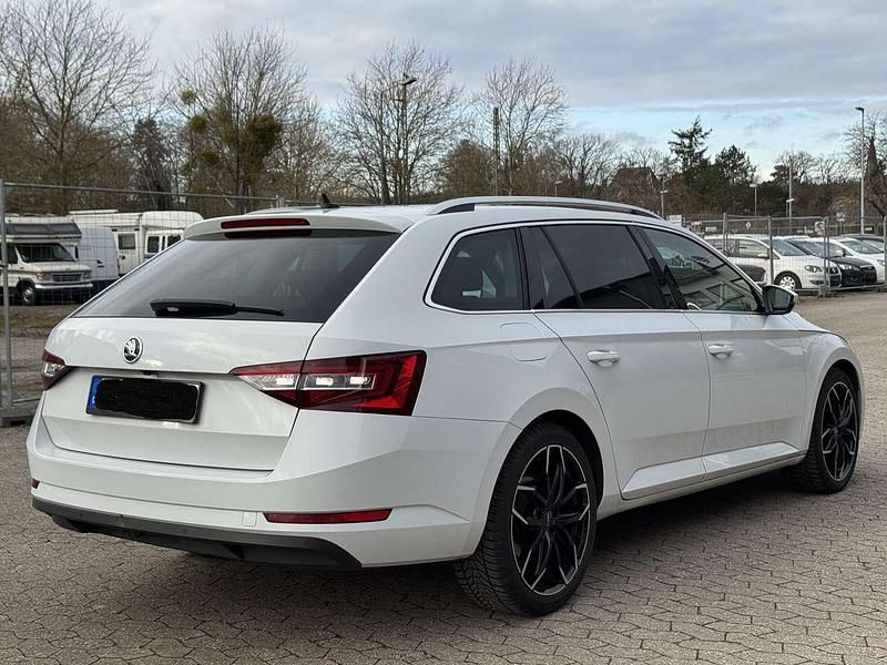 Gebraucht Skoda Superb Style 190 PS (139 kW) 2018 Weiß Kombi