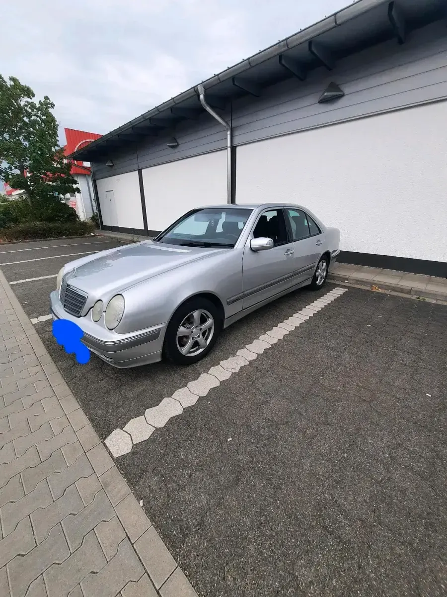 Gebraucht Mercedes E200 136 PS (100 kW) 1999 Grau Limousine