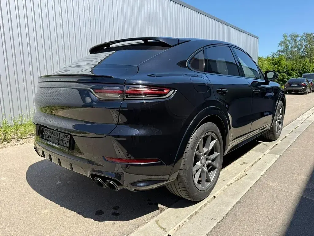 Gebraucht Porsche Cayenne S Sport 441 PS (324 kW) 2022 Schwarz SUV