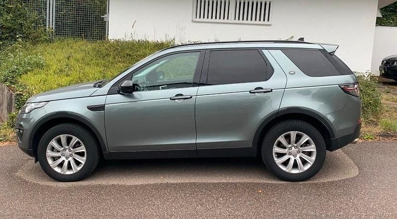 Grau Gebraucht 2015 Land Rover Discovery Sport SUV | 14.333 € - Bild 1/4
