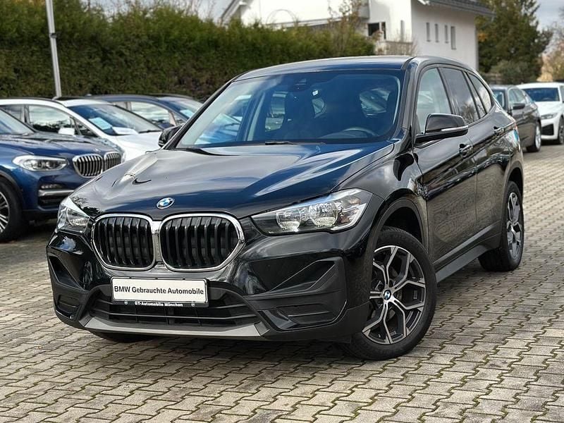 Schwarz Gebraucht 2022 BMW X1 Sport Line SUV | 19.950 € (Guter Preis) - Bild 1/4