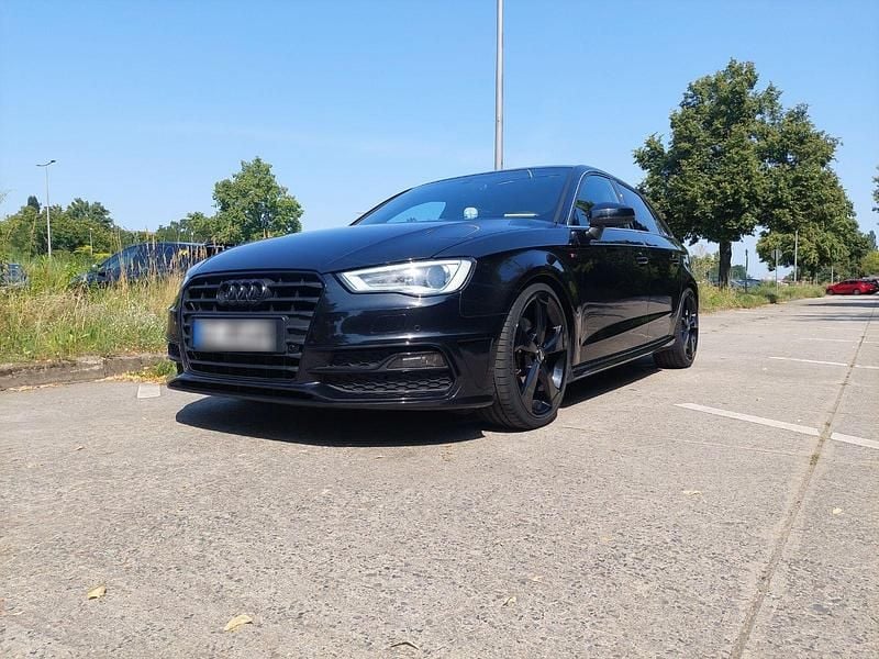 Second-hand Audi A3 S-Line 179 CP (131 kW) 2014 Negru Berlinǎ