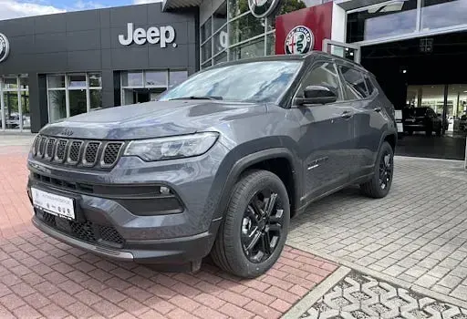 Usado Jeep Compass 131 HP (96 kW) 2022 Cinzento SUV