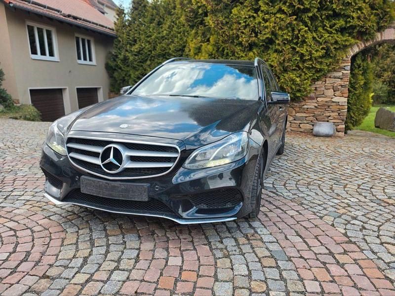 Second-hand Mercedes E300 231 CP (169 kW) 2014 Negru Break