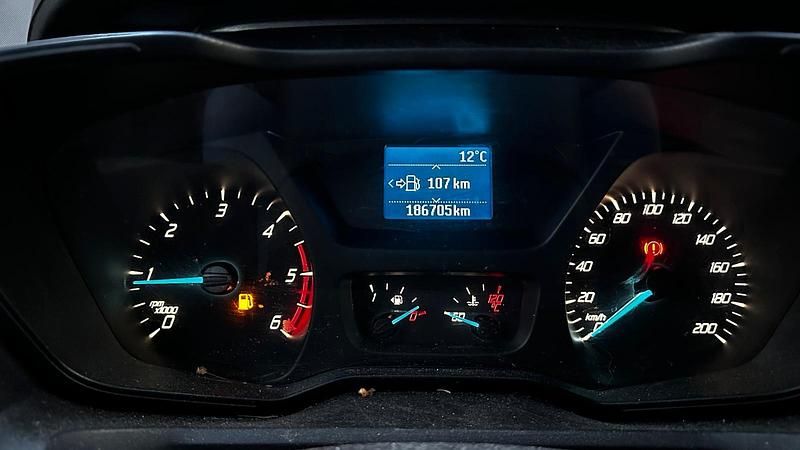 Second-hand Ford Transit 74 CP (54 kW) 2014 Alb Monovolum