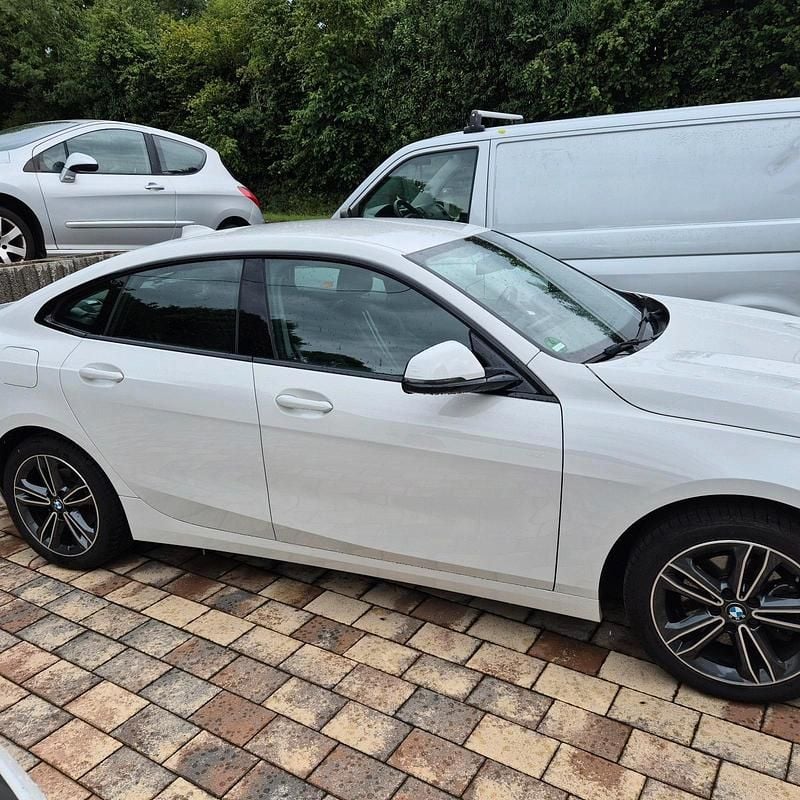 Weiß Gebraucht 2022 BMW 218 Coupé | 27.500 € (Guter Preis) - Bild 1/4