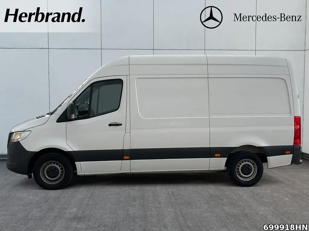 Używany Mercedes Sprinter 170 KM (125 kW) 2021 Biały Van