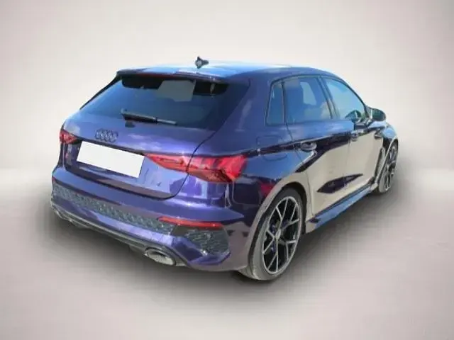 Gebraucht Audi RS3 Ambiente 400 PS (294 kW) 2023 Manufacturer Limousine