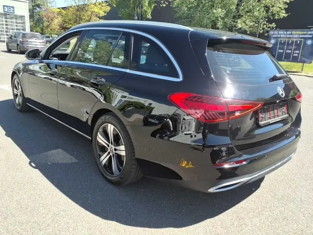 Gebraucht Mercedes 200 Avantgarde 163 PS (119 kW) 2025 Schwarz  unilack Kombi