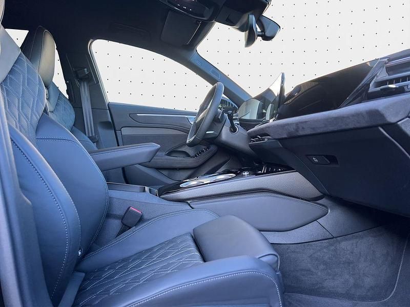 Gebraucht Audi A6 Ambiente 204 PS (150 kW) 2025 Mitternachtsgrün metallic Kombi