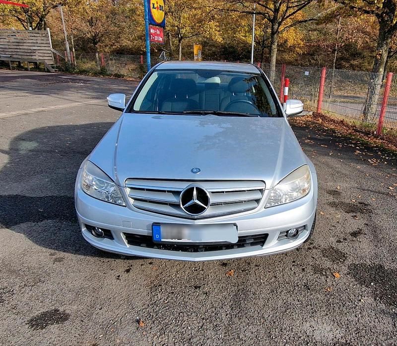 Grau Gebraucht 2007 Mercedes C180 Limousine | 6.200 € (Fairer Preis) - Bild 1/4