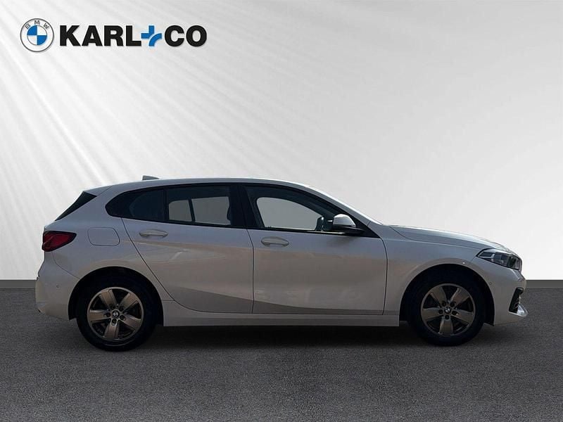 Gebraucht BMW 118 Advantage 150 PS (110 kW) 2022 Mineralweiss metallic Kleinwagen