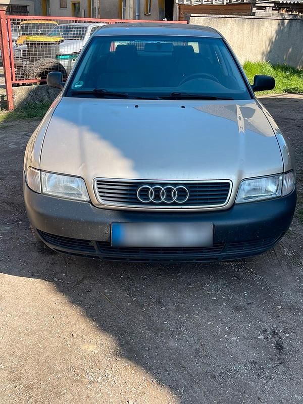 Second-hand Audi A4 102 CP (75 kW) 1996 Auriu Berlinǎ