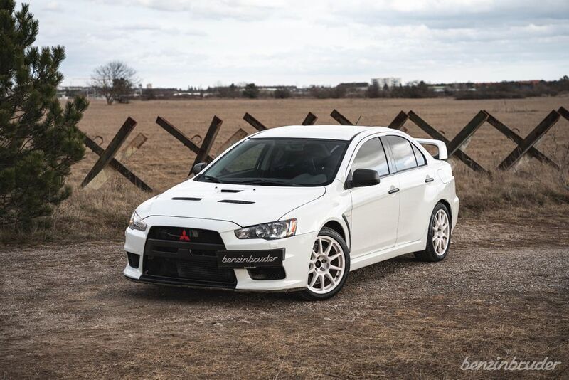 Weiß Gebraucht 2010 Mitsubishi Lancer Limousine | 49.900 € - Bild 1/4