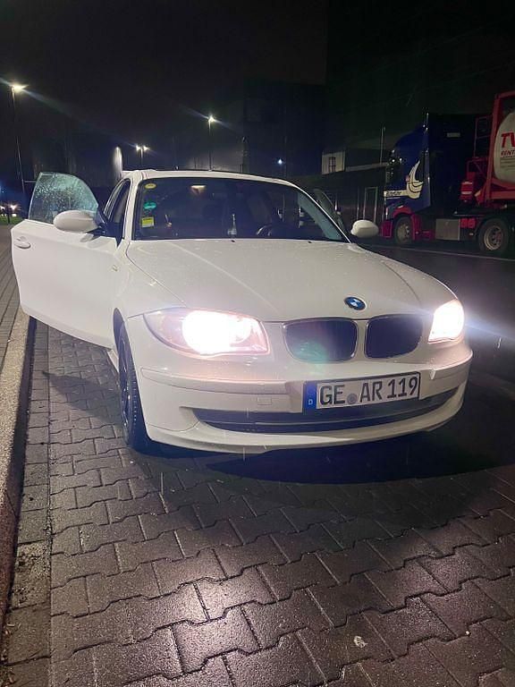 Gebraucht BMW 118 143 PS (105 kW) 2007 Weiß Kleinwagen