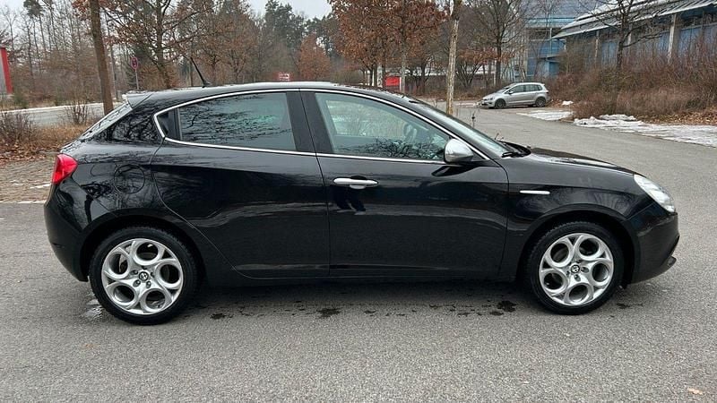 Gebraucht Alfa Romeo Giulietta 120 PS (88 kW) 2013 Schwarz Limousine