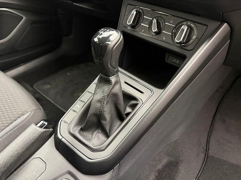 Gebraucht VW Taigo 95 PS (69 kW) 2024 Schwarz SUV