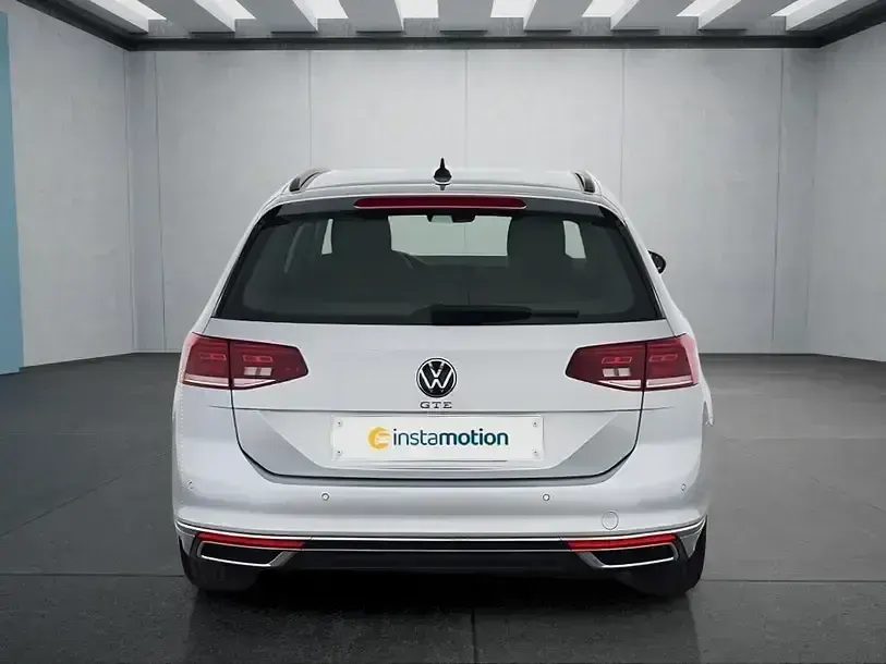 Gebraucht VW Passat 218 PS (160 kW) 2022 Silber Kombi
