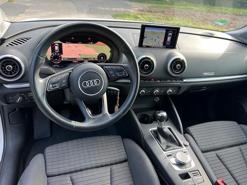 Gebraucht Audi A3 Sport 150 PS (110 kW) 2018 Weiß Kombi