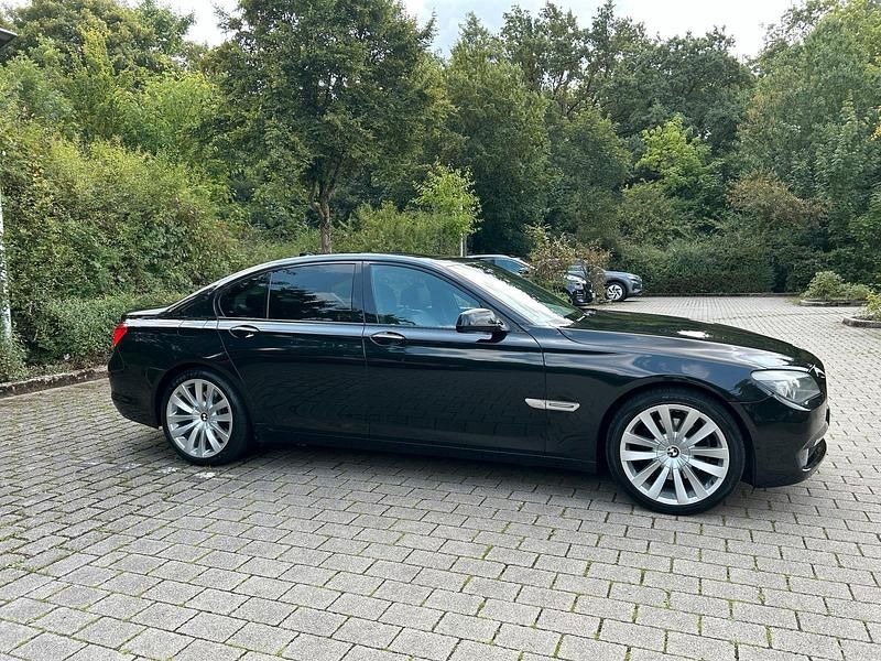 Schwarz Gebraucht 2009 BMW 730 Limousine | 16.000 € (Teuer) - Bild 1/4