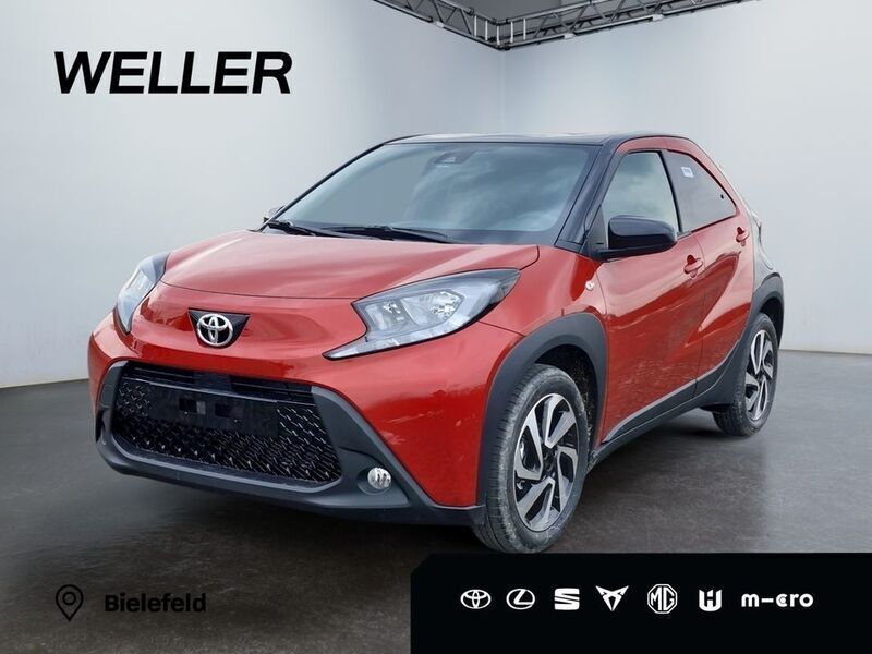 Rot Neu 2025 Toyota Aygo Team Kleinwagen | 18.590 € - Bild 1/3