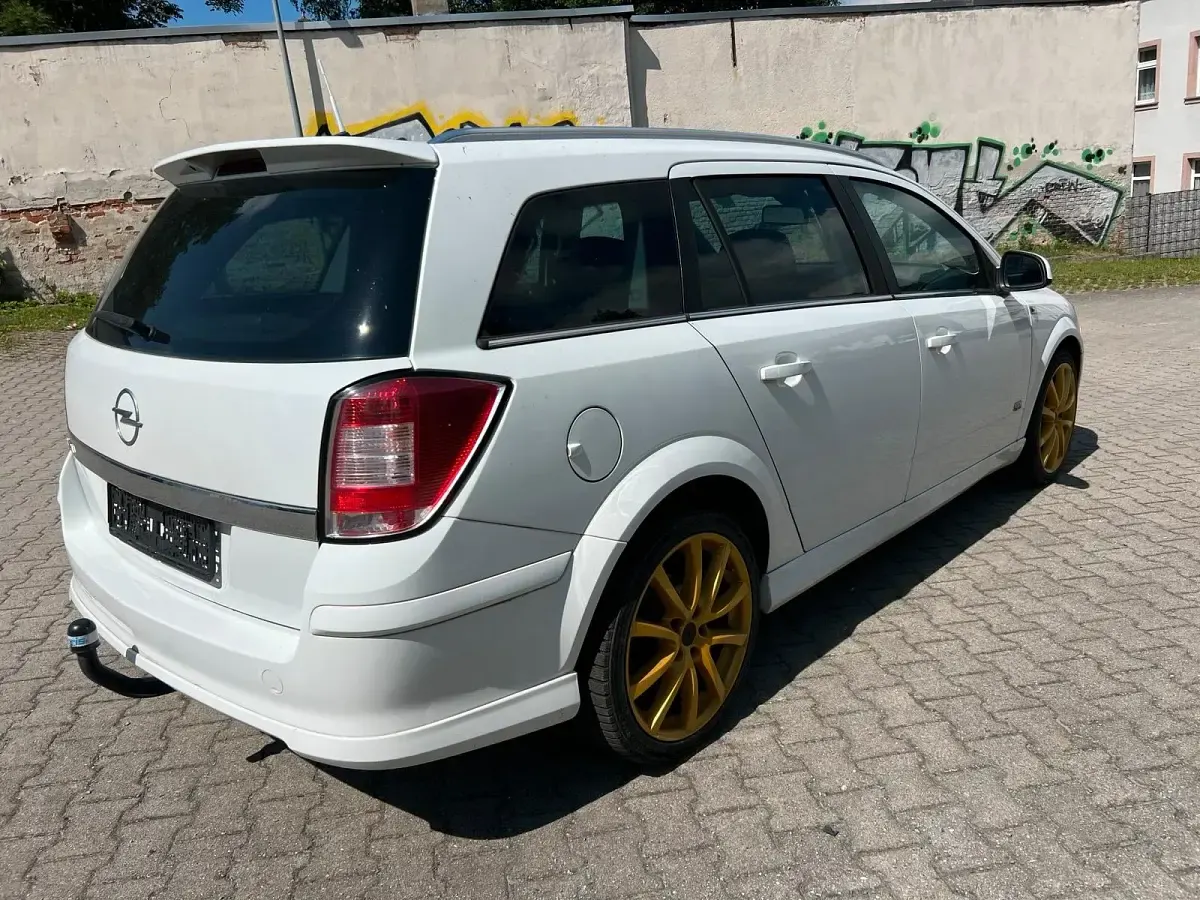 Gebraucht Opel Astra OPC 116 PS (85 kW) 2010 Weiß Kombi