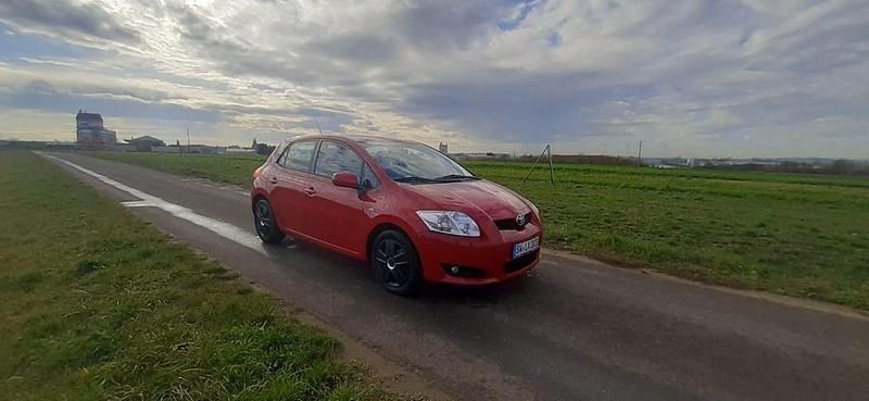 Rot Gebraucht 2007 Toyota Auris Limousine | 1.700 € (Guter Preis) - Bild 1/3