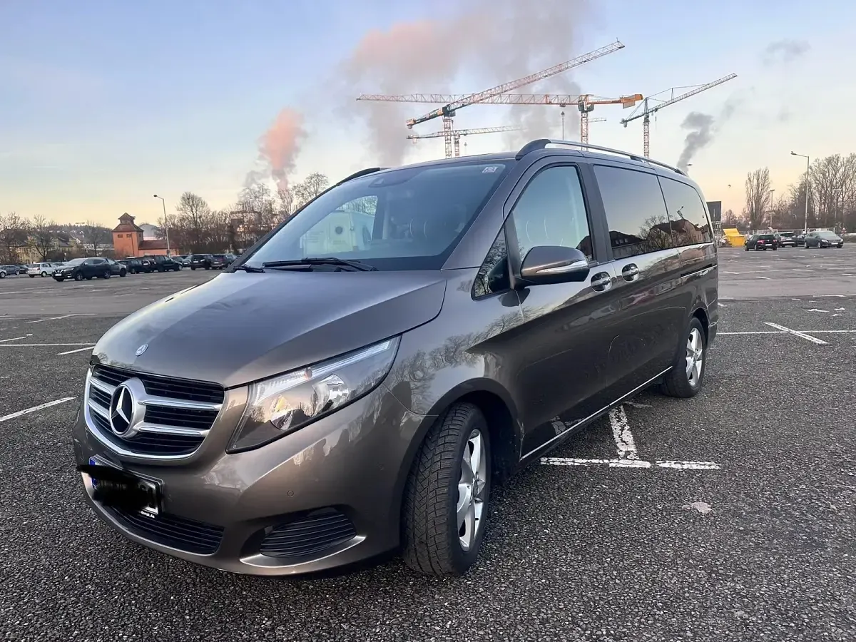 Gebraucht Mercedes V250 Avantgarde 190 PS (139 kW) 2015 Braun Van / Kleinbus