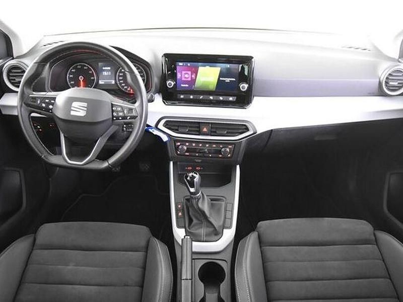 Gebraucht Seat Arona 95 PS (69 kW) 2023 Silber SUV