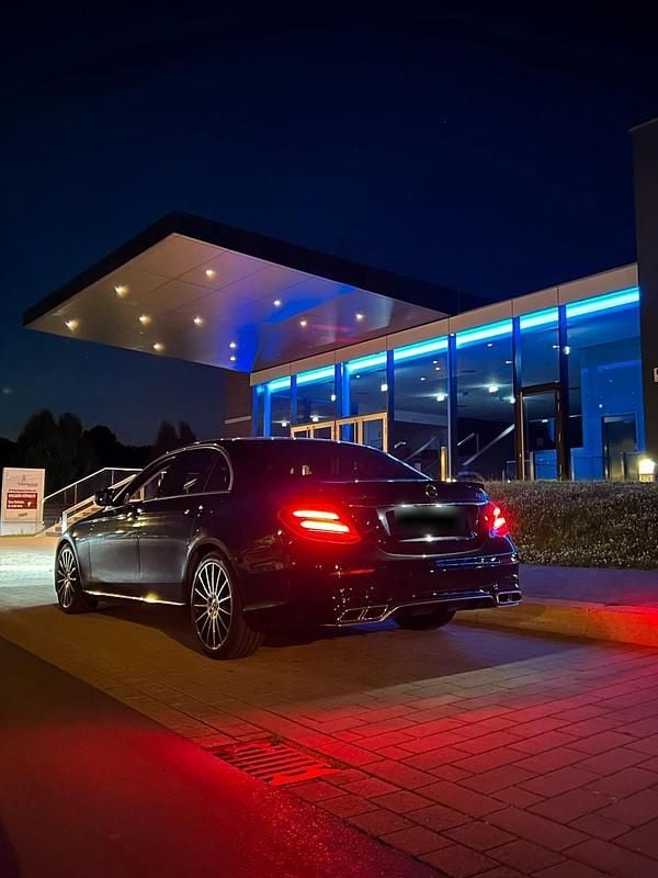 Gebraucht Mercedes E200 Avantgarde 150 PS (110 kW) 2019 Schwarz Limousine