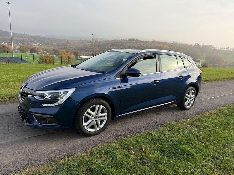 Gebraucht Renault Mégane IV Business 116 PS (85 kW) 2020 Blau Limousine