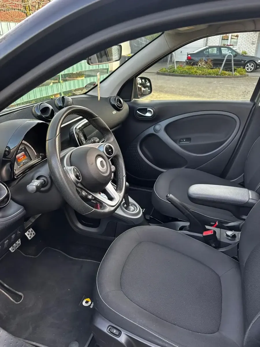 Gebraucht Smart ForFour 90 PS (66 kW) 2018 Grau Kleinwagen