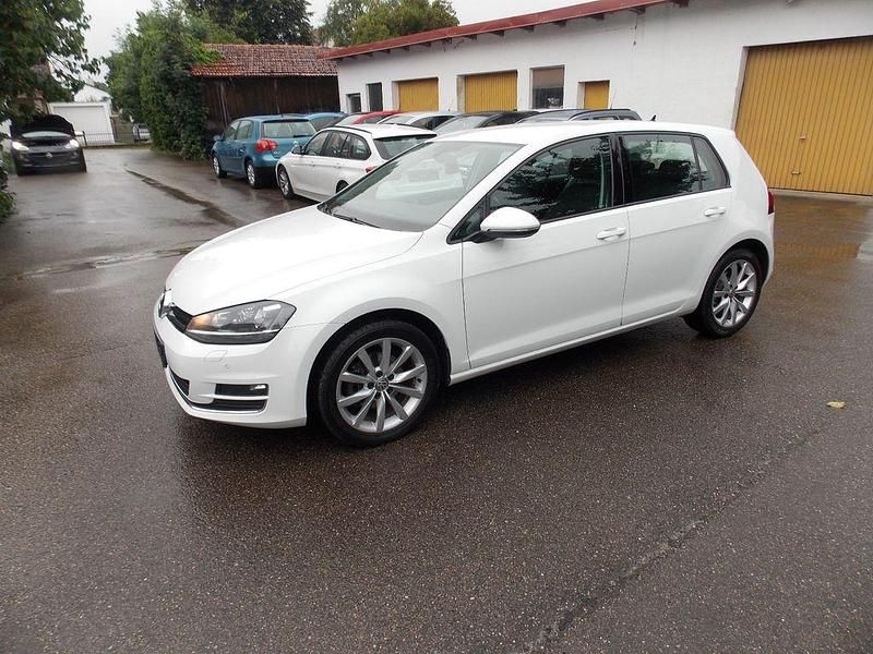 Gebraucht VW Golf VII Highline 125 PS (91 kW) 2014 Weiß Limousine
