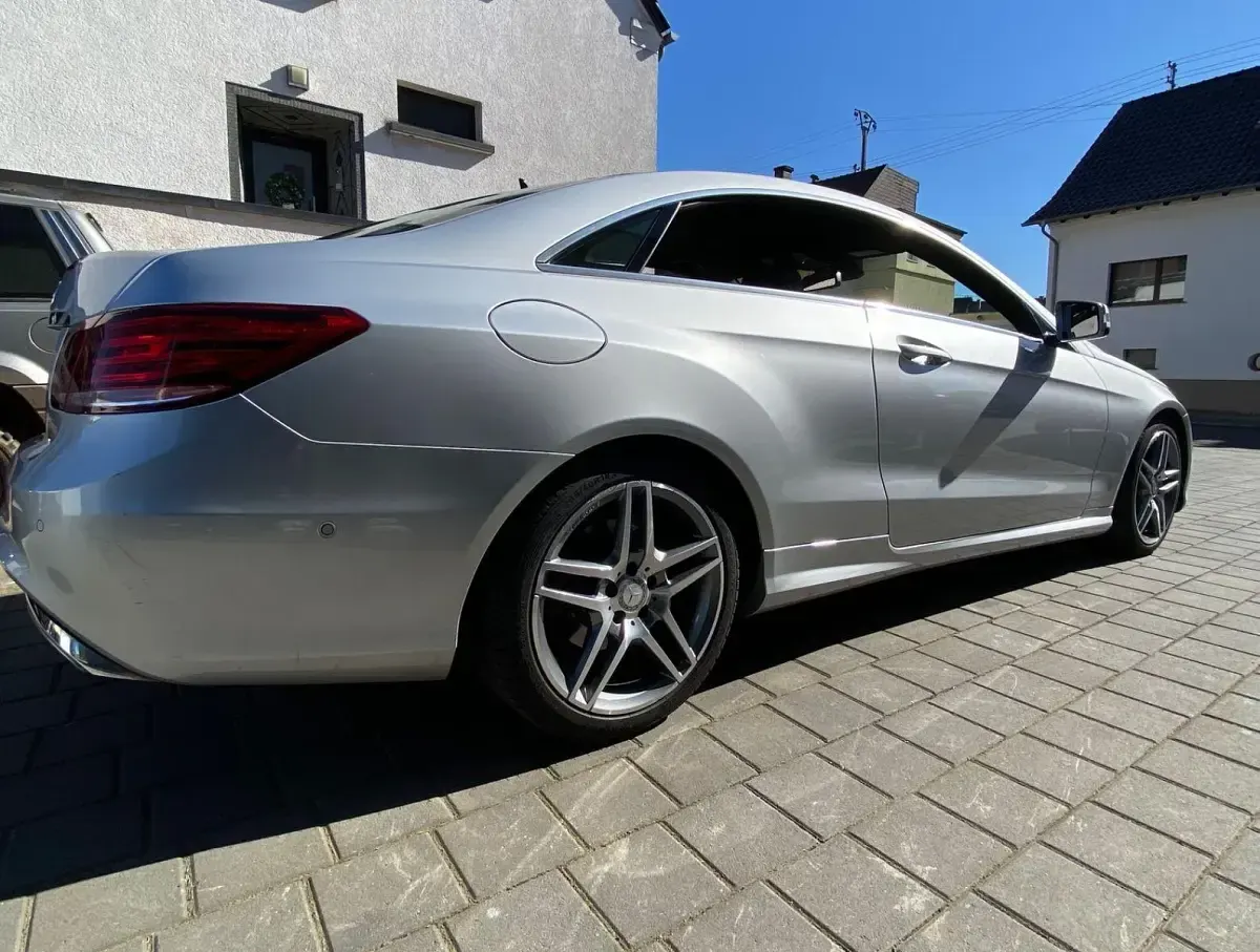 Gebraucht Mercedes E250 204 PS (150 kW) 2013 Silber Coupé