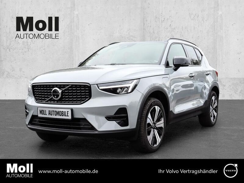 Grau Gebraucht 2023 Volvo XC40 Plus SUV | 34.980 € (Guter Preis) - Bild 1/4