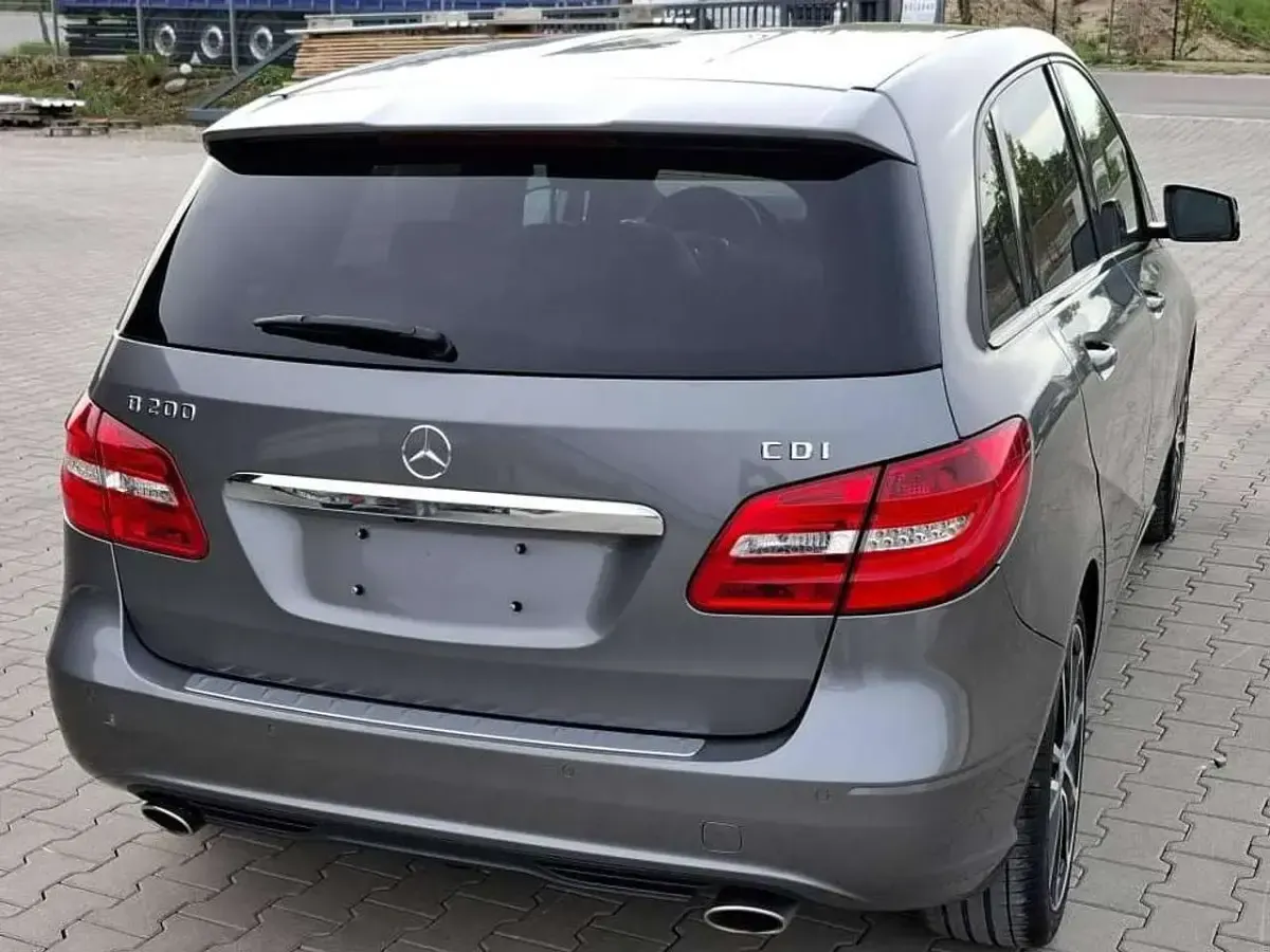 Gebraucht Mercedes B200 136 PS (100 kW) 2012 Grau Kleinwagen