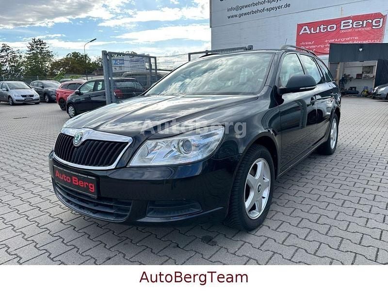 Schwarz Gebraucht 2011 Skoda Octavia Ambiente Limousine | 5.499 € (Fairer Preis) - Bild 1/4