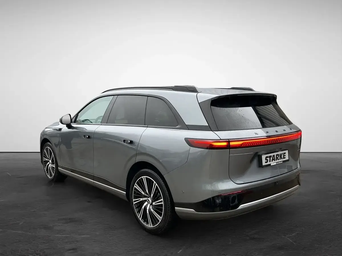 Gebraucht XPENG G9 AWD Performance 422 kW (575 PS) 2025 Grau (graphite gray) SUV