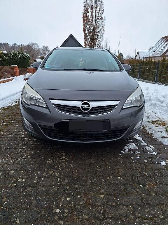 Gebraucht Opel Astra S 101 PS (74 kW) 2012 Grau Limousine